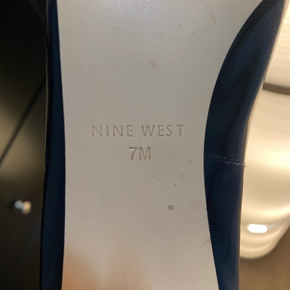 Black stilettos - Picture 3 of 3